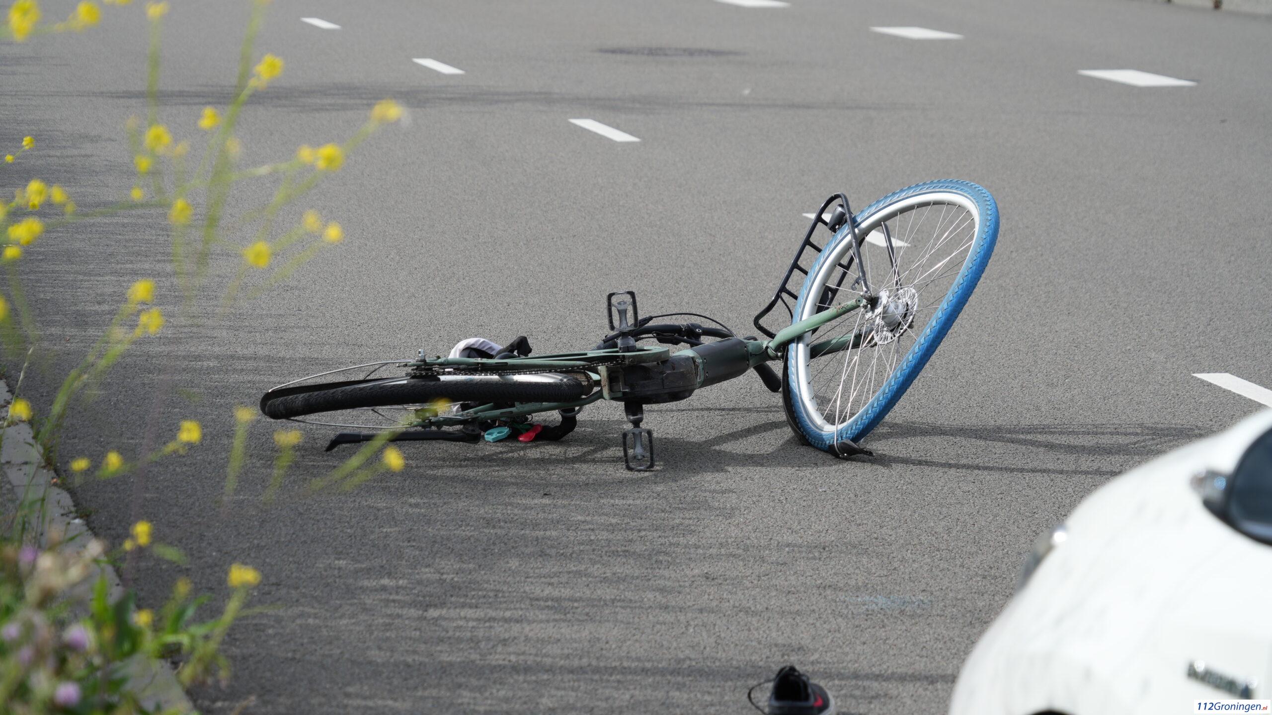 Fietser gewond bij ongeval in Groningen. Fietser gewond bij ongeval in Groningen.