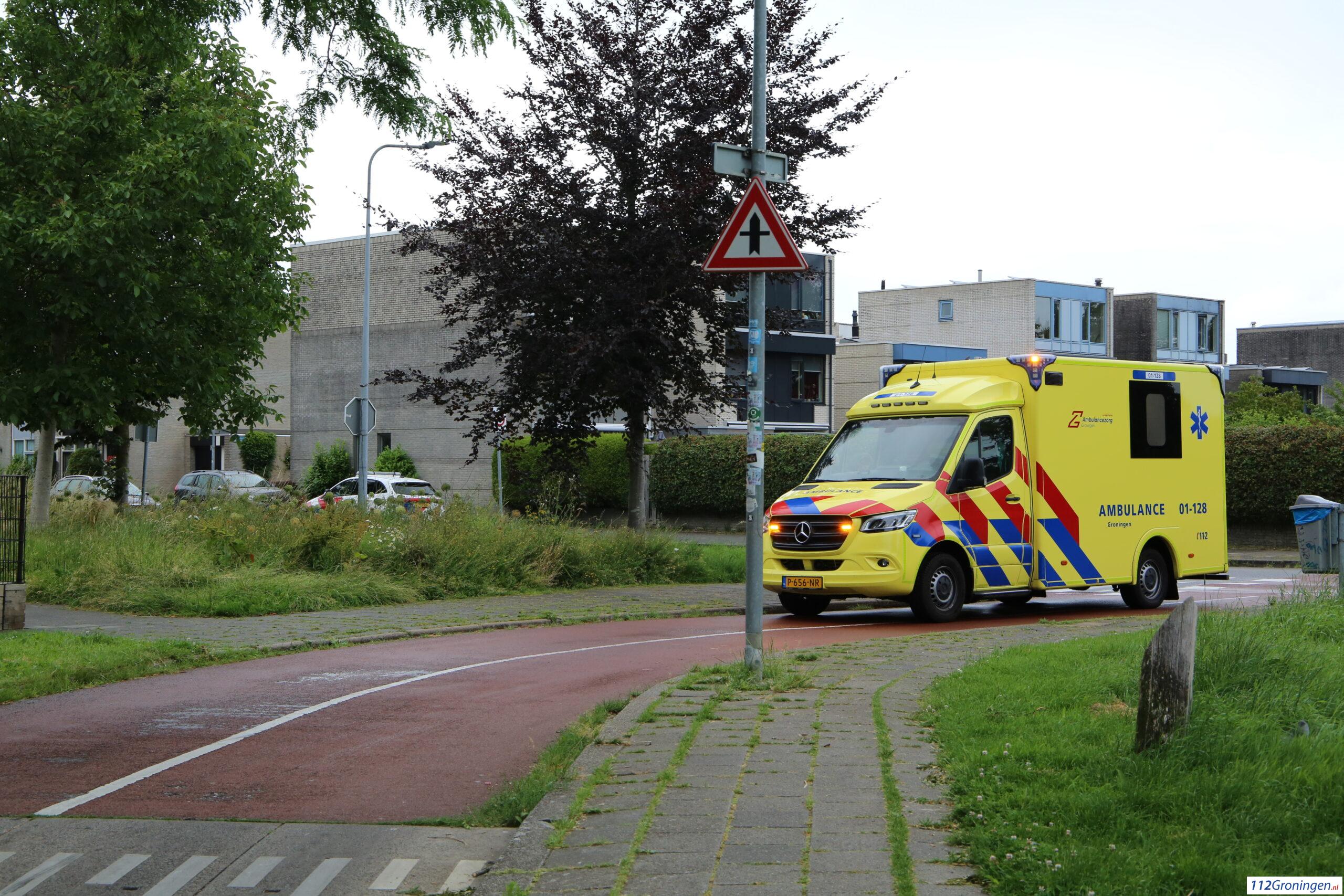 Fietser gewond bij aanrijding op Berlageweg in Groningen. Fietser gewond bij aanrijding op Berlageweg in Groningen.